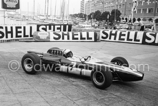 Bruce McLaren, (7) Cooper T77. Monaco Grand Prix 1965. - Photo by Edward Quinn