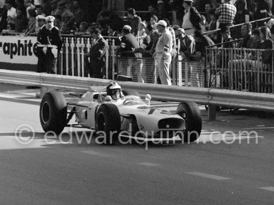 Ronnie Bucknum, (19) Honda RA272. Monaco Grand Prix 1965. - Photo by Edward Quinn