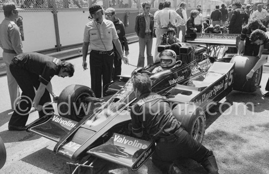 Mario Andretti. On the left Colin Chapman. Monaco Grand Prix 1978. - Photo by Edward Quinn