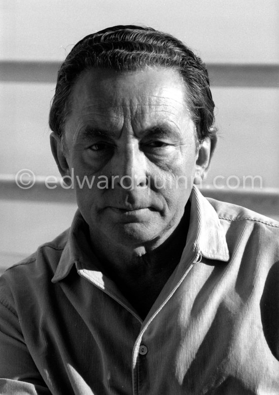 Hans Hartung at his apartment, Promenade des Anglais, Nice 1961. - Photo by Edward Quinn