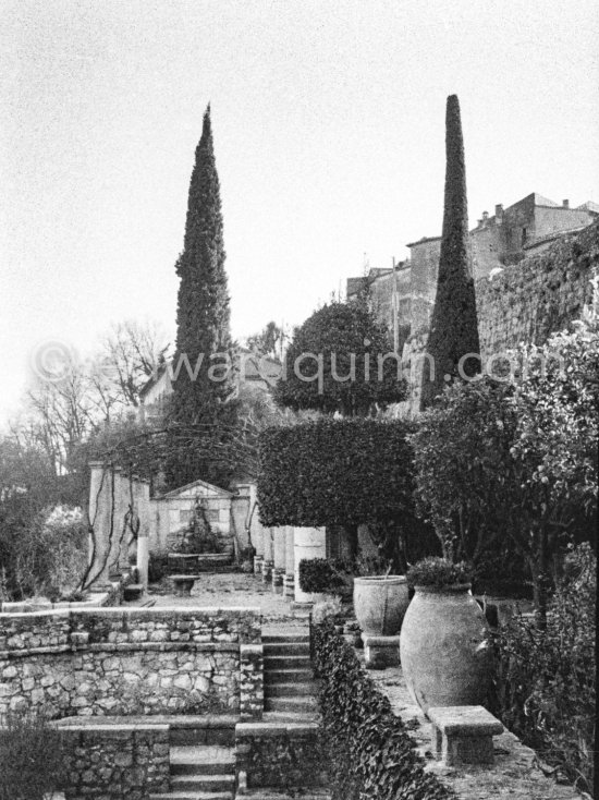 The garden of Hans Hartungs\' house. Saint-Paul-de-Vence 1961. - Photo by Edward Quinn