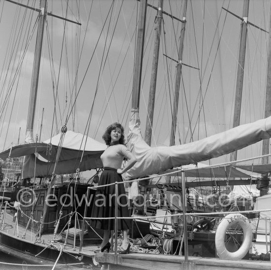 Susan Hayward. Cannes Festival 1956. - Photo by Edward Quinn