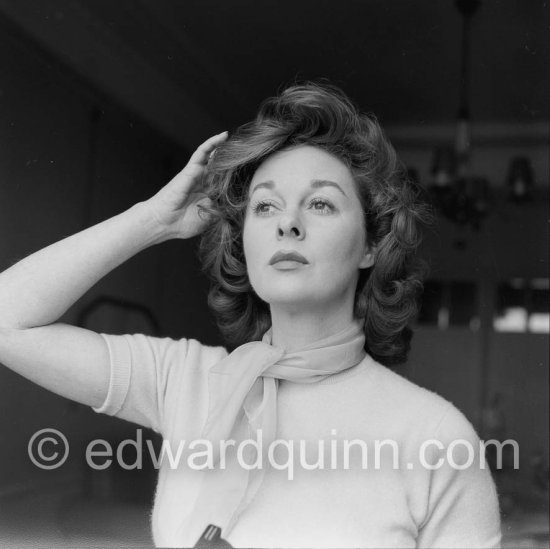 Susan Hayward "added Plenty Of Sparkle To The Festival. Simplicity Of Her Clothes Stunned Other Beauties - But Not Photographers" As Us-magazine "movieland" Writes. Cannes Festival 1956. - Photo by Edward Quinn