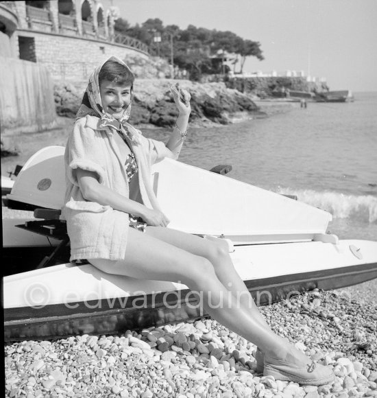 Audrey Hepburn in Monaco for the film "Monte Carlo Baby". She was at the beginning of her career and willingly posed for the photographer. Monaco 1951. - Photo by Edward Quinn