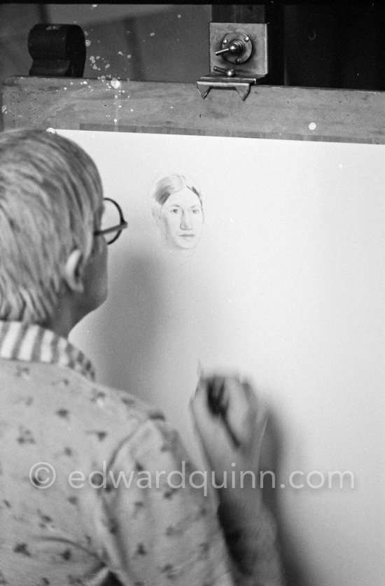 David Hockney drawing "Carlos", Paris 1975. - Photo by Edward Quinn