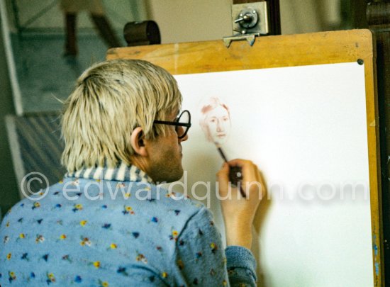 David Hockney working on the drawing "Carlos" at his studio in Paris 1975. - Photo by Edward Quinn