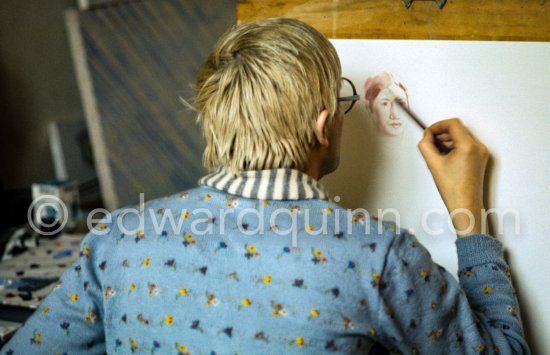 David Hockney drawing "Carlos", Paris 1975. - Photo by Edward Quinn