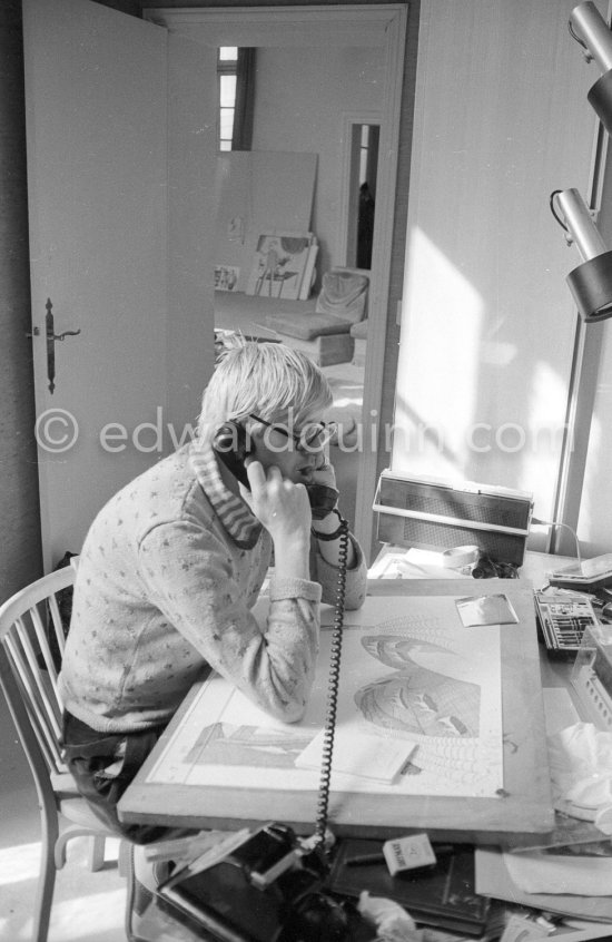 David Hockney working on the set design for "The Rake's Progress" at England’s Glyndebourne Opera Festival Paris 1975. - Photo by Edward Quinn
