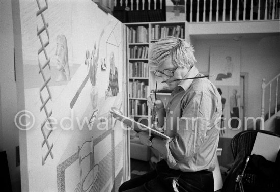 David Hockney working on "Self portrait with blue guitar". London 1977. - Photo by Edward Quinn