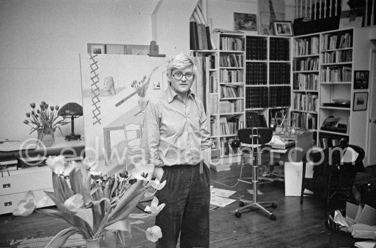 David Hockney working on "Self portrait with blue guitar". London 1977. - Photo by Edward Quinn