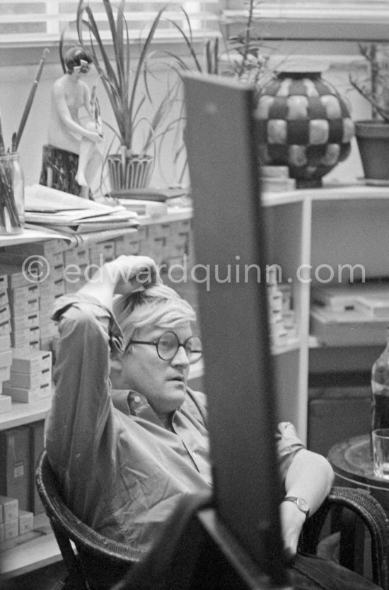 David Hockney at his studio, London 1977. - Photo by Edward Quinn