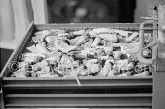 Painting utensils of David Hockney. London 1977. - Photo by Edward Quinn