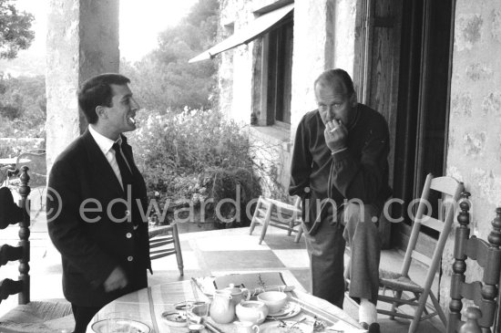 Curd Jürgens and Raymond Moretti. Portrait session at Moretti’s studio. Nice 1956. - Photo by Edward Quinn