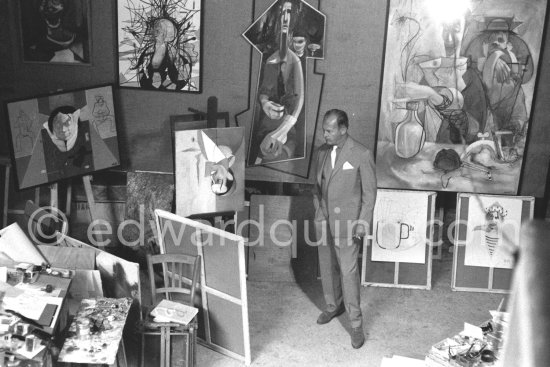 Curd Jürgens and Raymond Moretti. Portrait session at Moretti’s studio. Nice 1956. - Photo by Edward Quinn