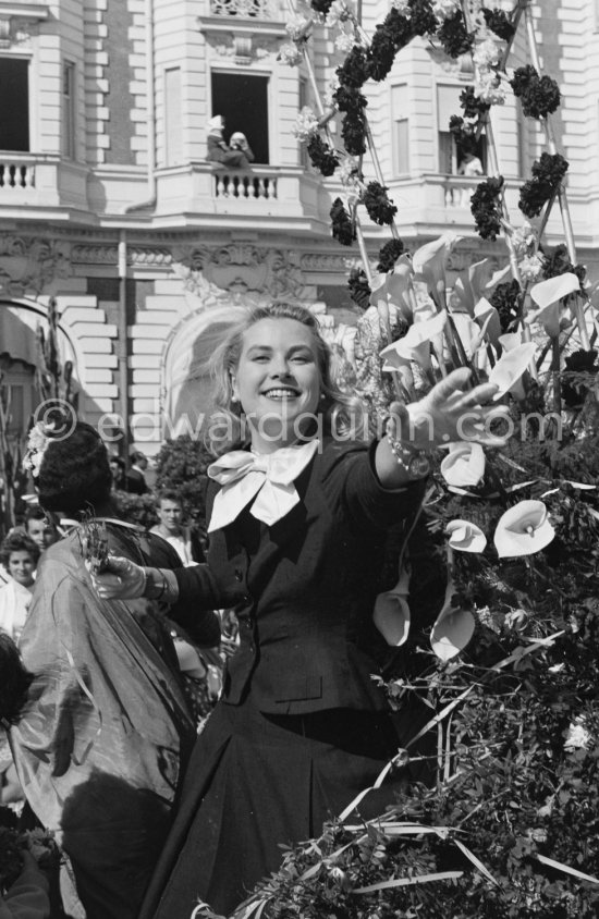 Grace Kelly at the battle of flowers. Cannes Film Festival. Cannes 1955. - Photo by Edward Quinn