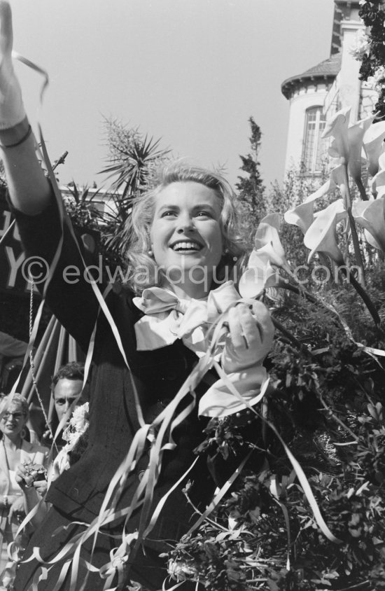 Grace Kelly at the battle of flowers. Cannes Film Festival. Cannes 1955. - Photo by Edward Quinn