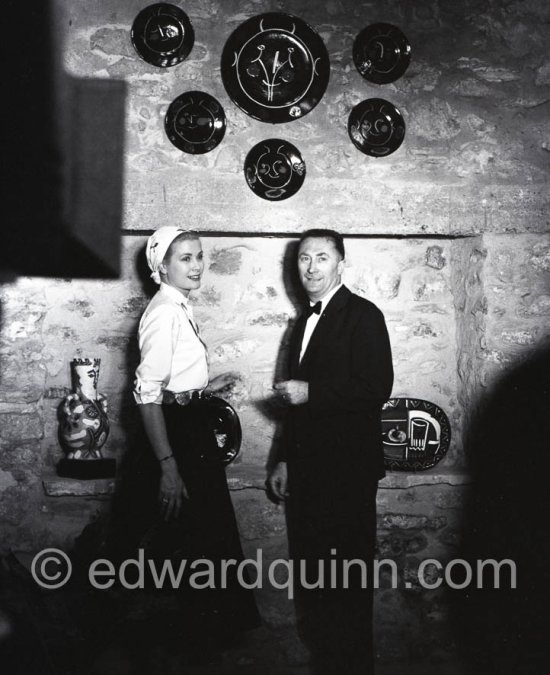 Grace Kelly visits Galerie Madoura. With Maurice Bessy, journalist. Vallauris 1955. - Photo by Edward Quinn
