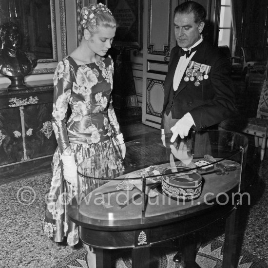 Grace Kelly (later to become Princess Grace) at the Royal Palace just before she met Prince Rainier for the first time. One of Prince Rainier’s personal servants, Michel Demorizi, guided her around some of the great number of rooms of the Royal Palace. Monaco 1955. - Photo by Edward Quinn