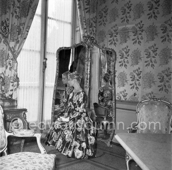 Grace Kelly (later to become Princess Grace) at the Royal Palace just before she met Prince Rainier for the first time. One of Prince Rainier’s personal servants, Michel Demorizi, guided her around some of the great number of rooms of the Royal Palace. Monaco 1955. - Photo by Edward Quinn