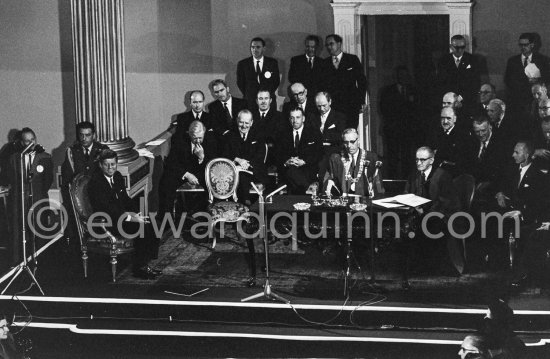 Visit of President Kennedy to Ireland. St Patrick’s Hall, in Dublin Castle. There, he was conferred with a Degree of Doctor of Laws by both the National University of Ireland and Dublin University. Dublin 1963. - Photo by Edward Quinn