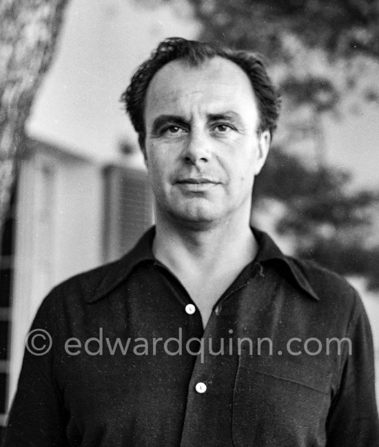 Prince Aly Khan at his Château de l’Horizon. Golfe-Juan 1952. - Photo by Edward Quinn