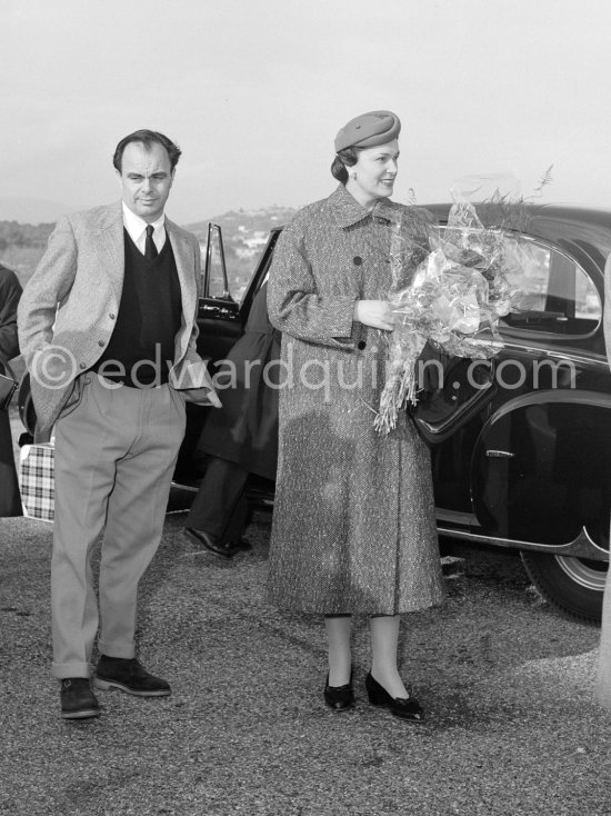 Prince Aly Khan and the Begum Aga Khan, who is leaving for India for the 77th birthday of the Aga Khan. Nice Airport 1954. Car: 1952 Rolls-Royce Phantom IV, #4AF20, Sedanca de Ville by Hooper. Detailed info on this car by expert Klaus-Josef Rossfeldt see About/Additional Infos. - Photo by Edward Quinn