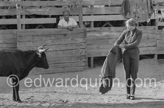 Local Corrida in honor of Picasso. French lady bullfighter Pierrette Le Bourdiec, "La Princesa de París". Vallauris 1955. A bullfight Picasso attended (see "Picasso"). - Photo by Edward Quinn