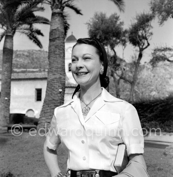 Sir Laurence Olivier and and his wife Vivien Leigh. Monaco 1953. - Photo by Edward Quinn