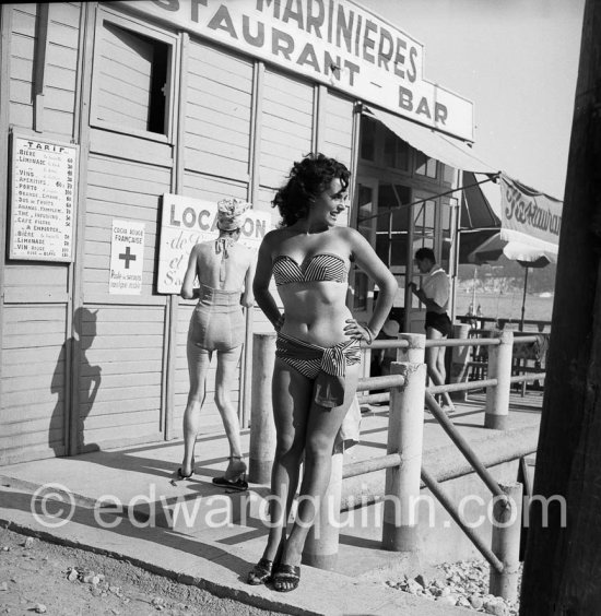 Suzanne Levesi, elected "Monte Carlo Hot Baby" in Lonmdon. French actress playing small parts. Villefranche 1953 - Photo by Edward Quinn