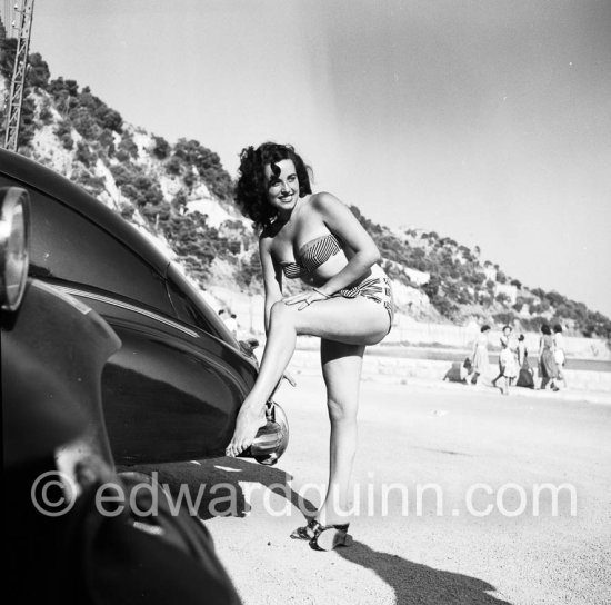 Suzanne Levesi, elected "Monte Carlo Hot Baby" in Lonmdon. French actress playing small parts. Villefranche 1953 - Photo by Edward Quinn