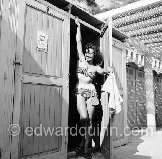 Suzanne Levesi, elected "Monte Carlo Hot Baby" in Lonmdon. French actress playing small parts. Villefranche 1953 - Photo by Edward Quinn