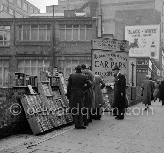 London 1950. - Photo by Edward Quinn