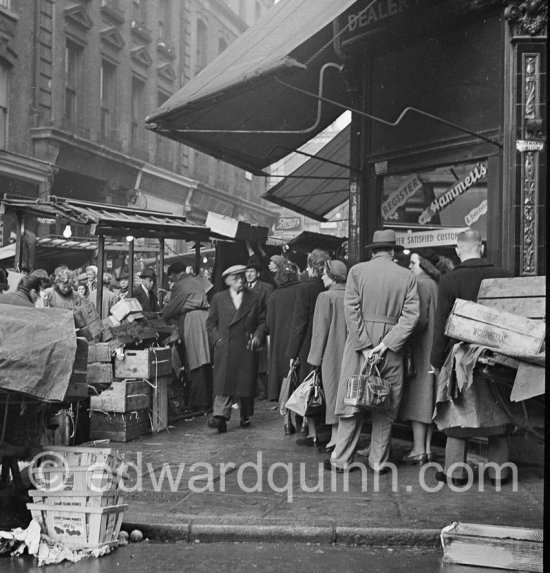 Rupert Street, corner of Tisbury Court. London 1950. - Photo by Edward Quinn