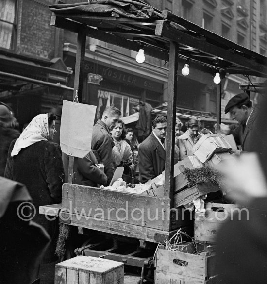 London 1950. - Photo by Edward Quinn