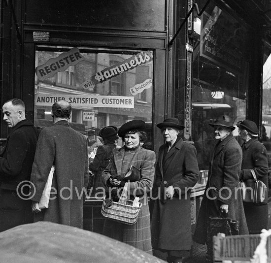 London 1950. - Photo by Edward Quinn