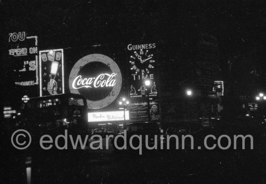 Piccadilly Circus, corner of Glasshouse Street. London 1956. - Photo by Edward Quinn