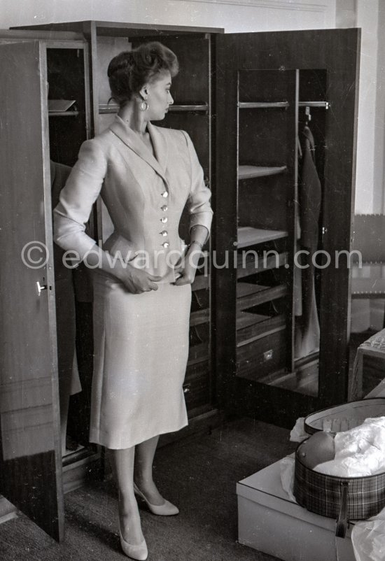 Sophia Loren. Carlton Hotel, Cannes 1955. - Photo by Edward Quinn