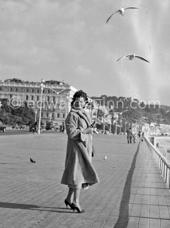 Sophia Loren. Promenade des Anglais, in front of Hotel Negresco, Nice 1957. - Photo by Edward Quinn