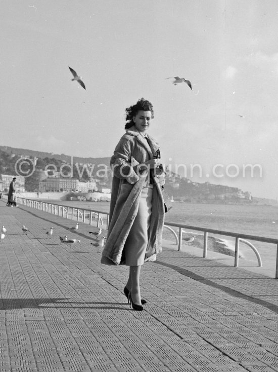 Sophia Loren. Promenade des Anglais, in front of Hotel Negresco, Nice 1957. - Photo by Edward Quinn