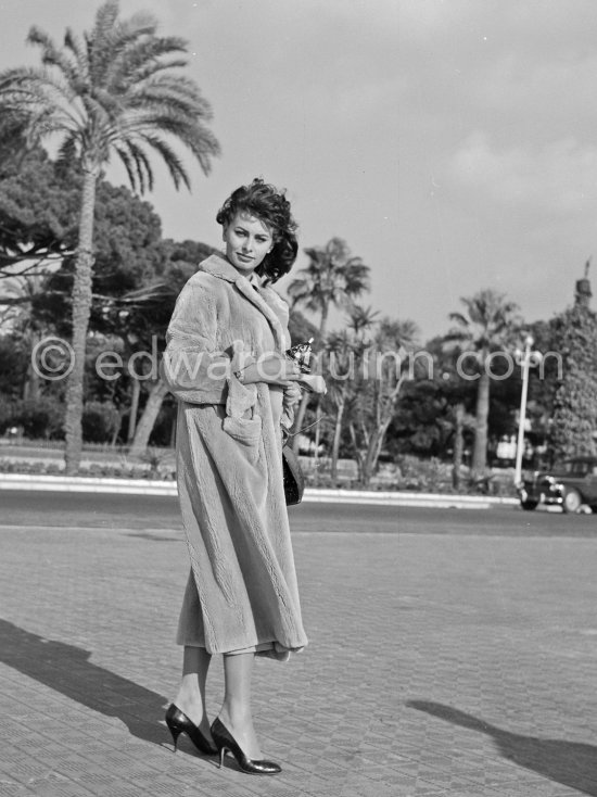 Sophia Loren. Promenade des Anglais, in front of Hotel Negresco, Nice 1957. - Photo by Edward Quinn