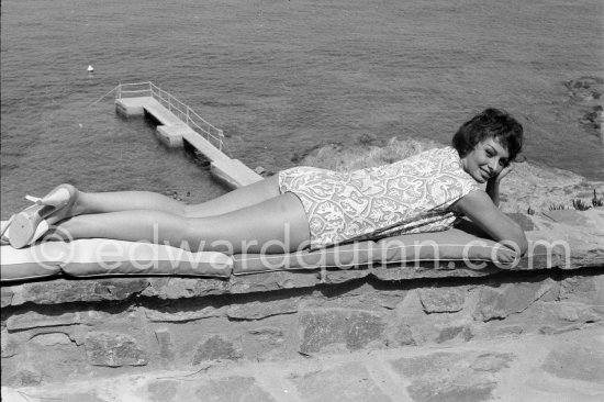 Sophia Loren on holiday in Saint-Tropez 1963. - Photo by Edward Quinn