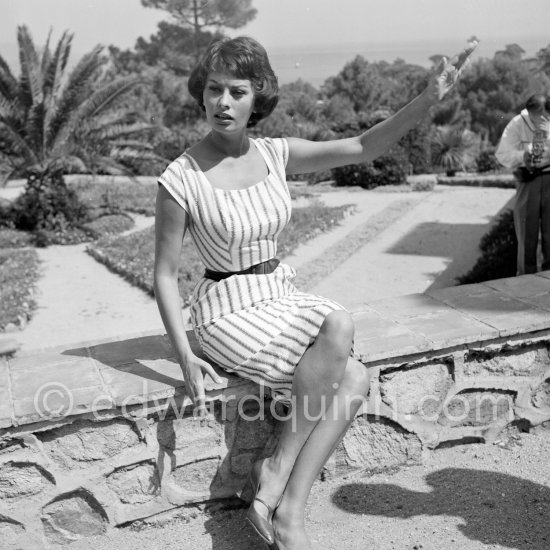 Sophia Loren on holiday in Saint-Tropez 1963. - Photo by Edward Quinn