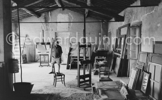 Alberto Magnelli at his studio La Ferrage, Plan-de-Grasse 1957. - Photo by Edward Quinn