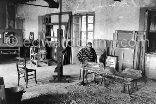 Alberto Magnelli at his studio La Ferrage, Plan-de-Grasse 1957. - Photo by Edward Quinn