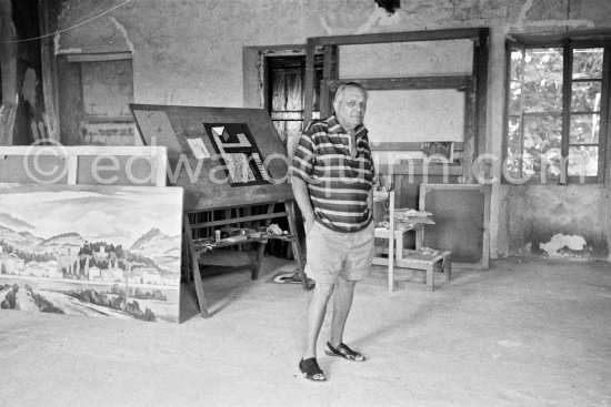 Alberto Magnelli at his studio La Ferrage, Plan-de-Grasse 1957. - Photo by Edward Quinn