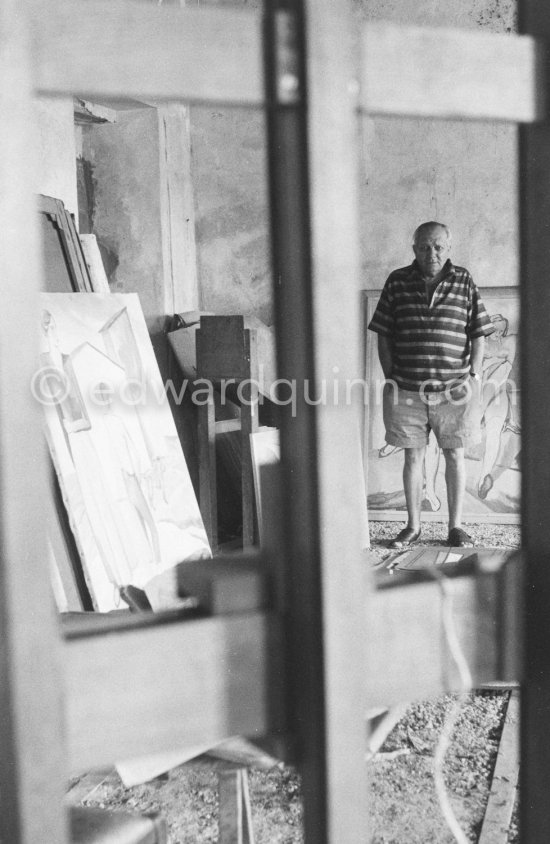 Alberto Magnelli at his studio La Ferrage, Plan-de-Grasse 1957. - Photo by Edward Quinn