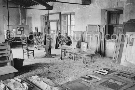 Alberto Magnelli at his studio La Ferrage, Plan-de-Grasse 1957. - Photo by Edward Quinn