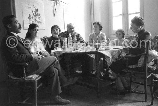 Alberto Magnelli and (from left) Michele Sapone, tailor of Pablo Picasso, his daughter Aika, Susi Magnelli, Slavka Sapone, D. di Gaetano and Mme Gerson, mother of Susi. With Picasso: "Don Quichotte", 1955. La Ferrage, Plan-de-Grasse 1957. - Photo by Edward Quinn