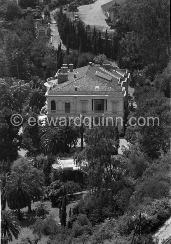 Casa del Mare. Villa of Silvana Mangano and Dino de Laurentiis. Roquebrune Cap Martin 1955. - Photo by Edward Quinn