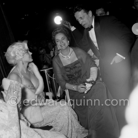 Jane Mansfied, the Begum and the Cannes Festival organiser Robert Favre Le Bret. Cannes 1958. - Photo by Edward Quinn